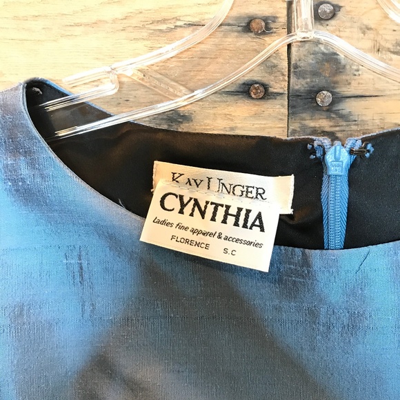 Kay Unger knee-length formal sheath dress with bow - Picture 5 of 5